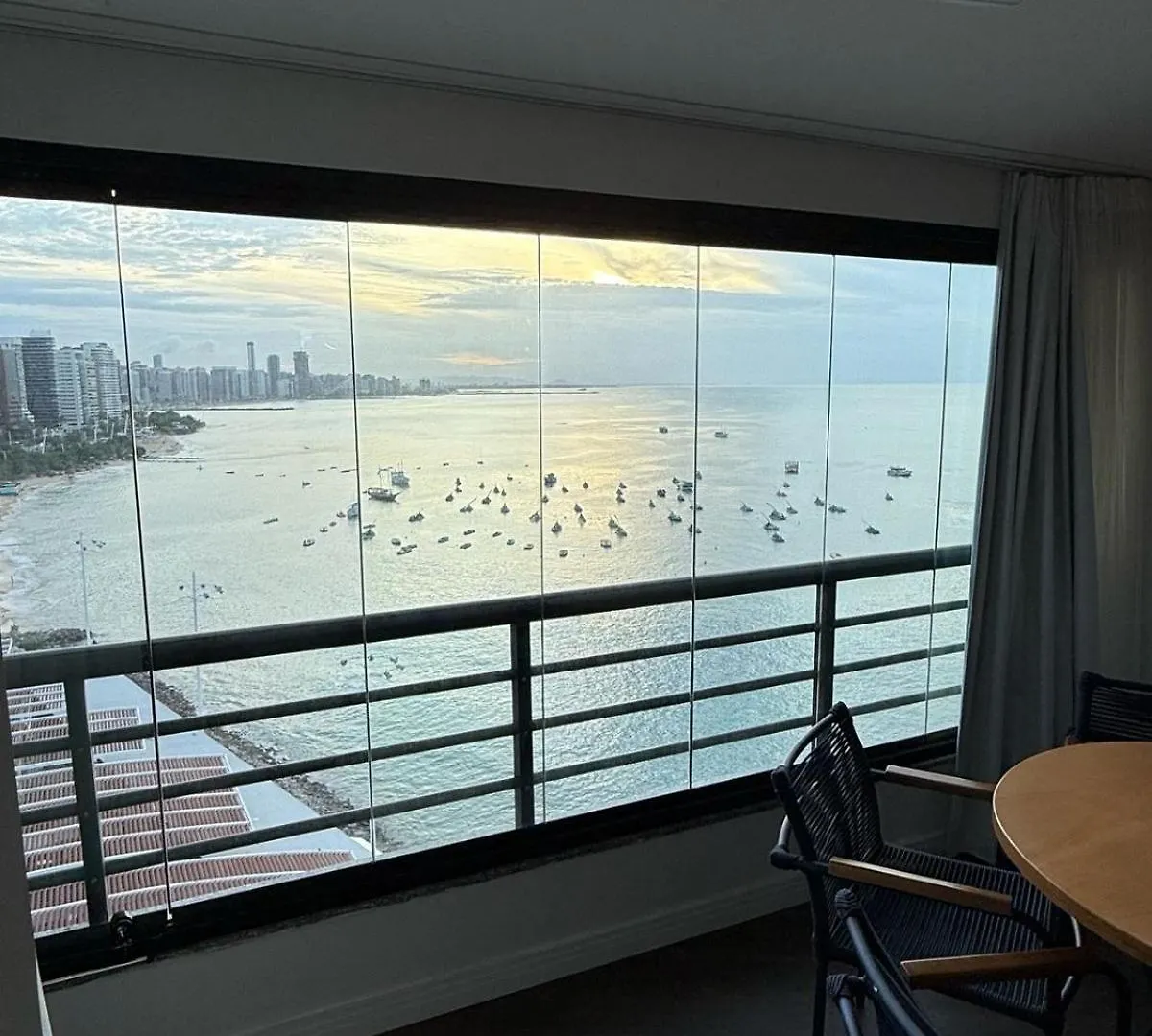 Hospedagem Na Beira Mar De Fortaleza !